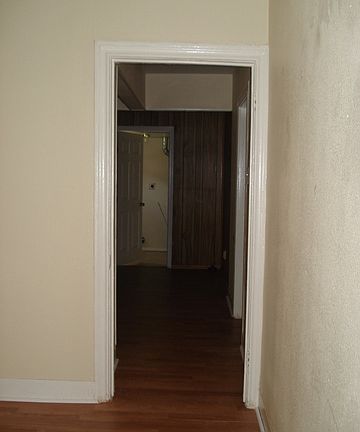 4th image of 215 Isabel St