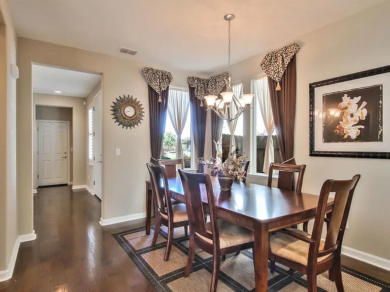 1796 Mammoth Way — Photo 5