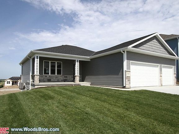 2nd image of 1275 Oakview Dr