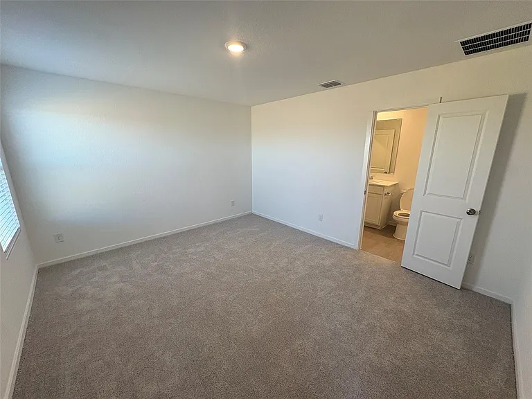 1633 Limpkin Dr — Photo 14
