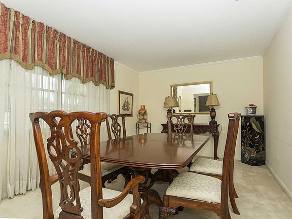 5th image of 8493 Royal Lakes Dr