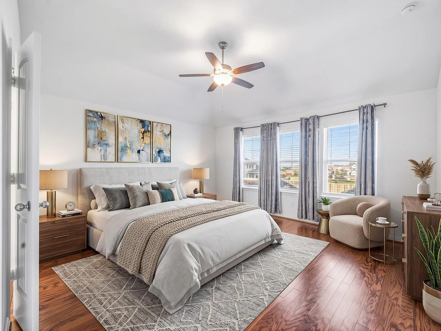 4 bed, 2.5 bath, 2739 sqft, $2,700 — Photo 4