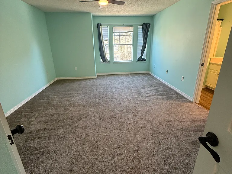5153 Victoria Dr — Photo 26