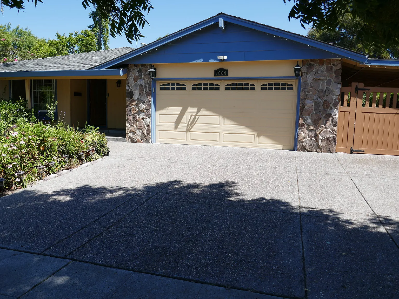 4 bed, 1646 sqft, $5,500 — Photo 2