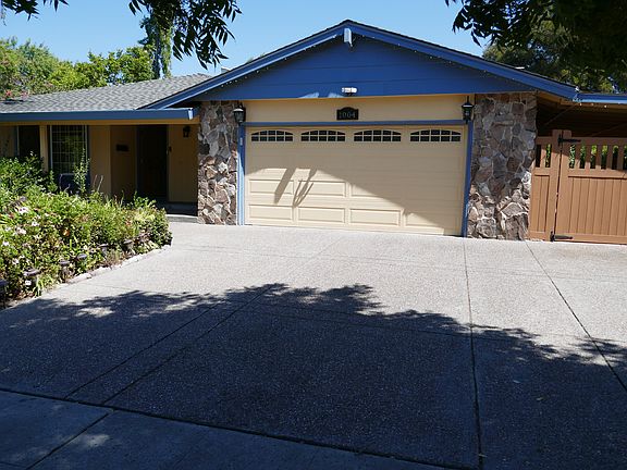 2nd image of 1004 Marilla Ave