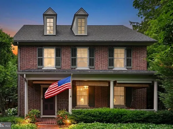 11 Union Ave, New Holland, PA 17557
