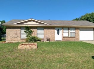 611 Campbell Ln, Denton, TX 76209