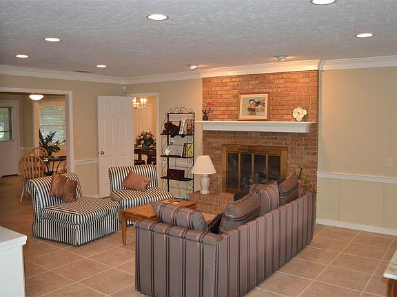 5th image of 312 Millcreek Dr