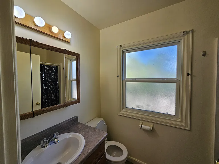 256 S 6th St — Photo 10