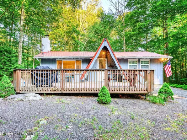 5110 Tenicum Dr, Pocono Lake, PA 18347