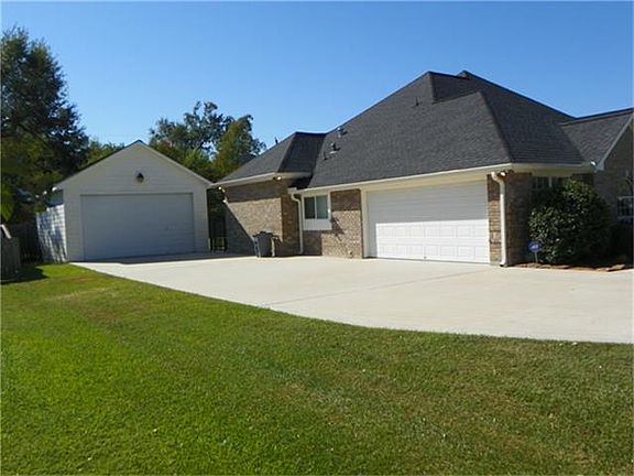 4th image of 1714 Magnolia Bnd