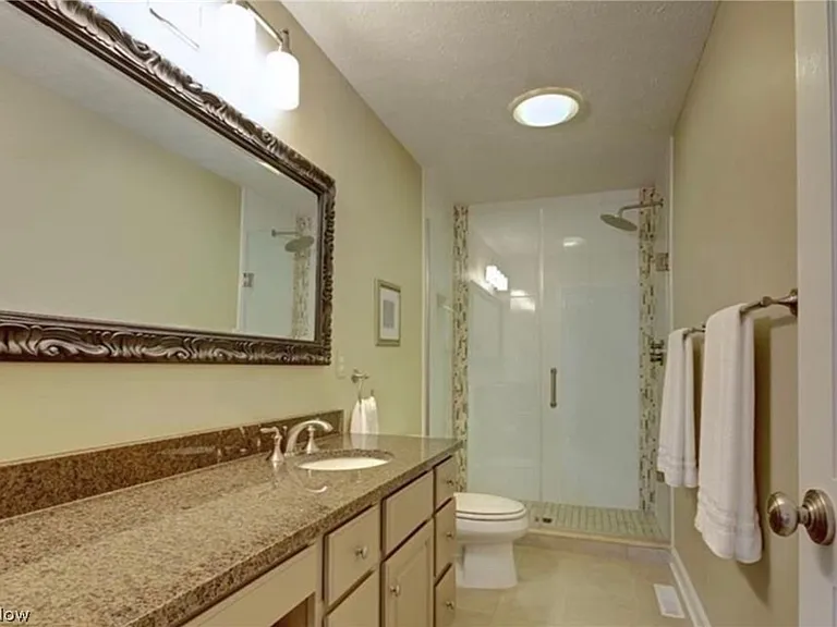 29240 Regency Cir — Photo 17