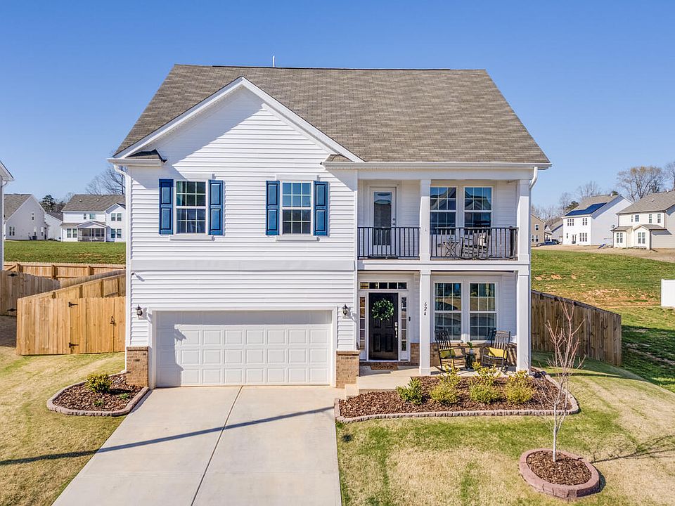 1st image of 624 Gopherwood Ln