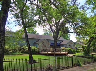 127 Shadow Lawn Ave, Pass Christian, MS 39571