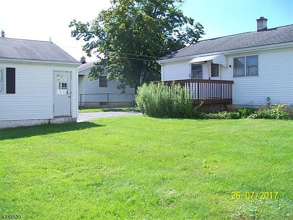 5th image of 520 Jackson Ave