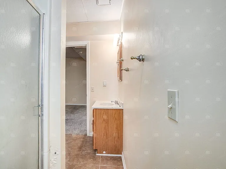 4800 Horton St — Photo 25