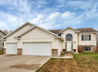 2017 Peach Dr NE, Sauk Rapids, MN 56379