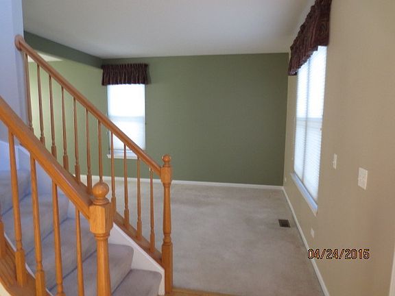 5th image of 389 Ashford Ln