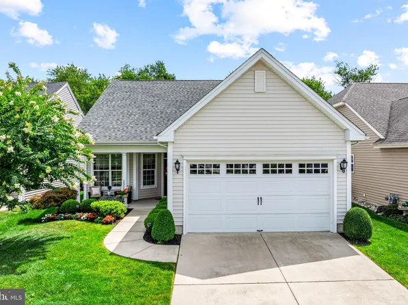 7 Binsted Dr, Medford, NJ 08055