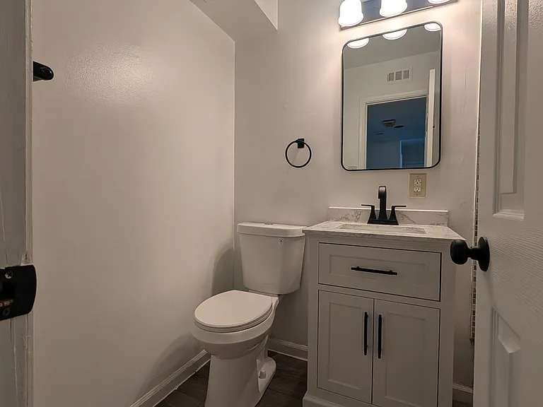 7232 Donnell Pl #D7 — Photo 11