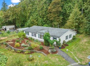 91 E Hanzlik Ct, Allyn, WA 98524