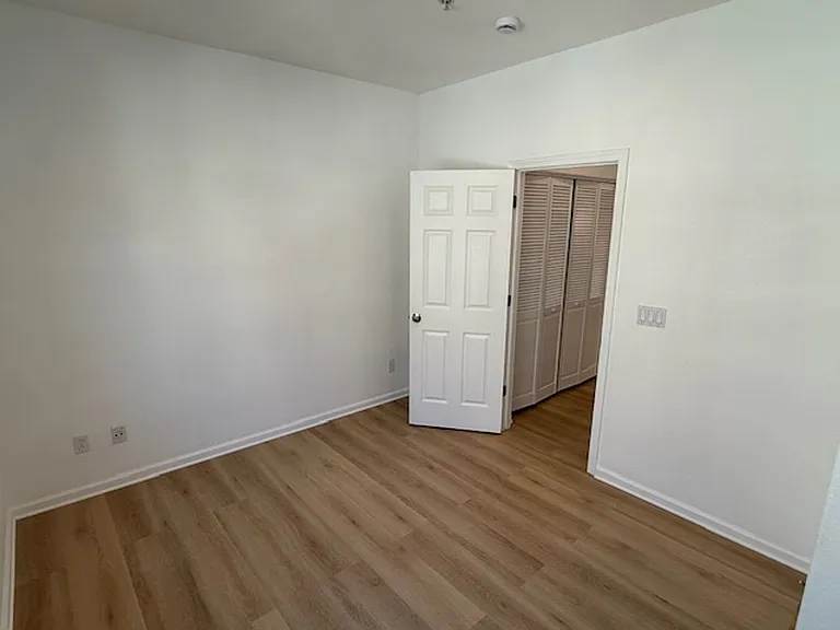 1419 Nevin Plz — Photo 14