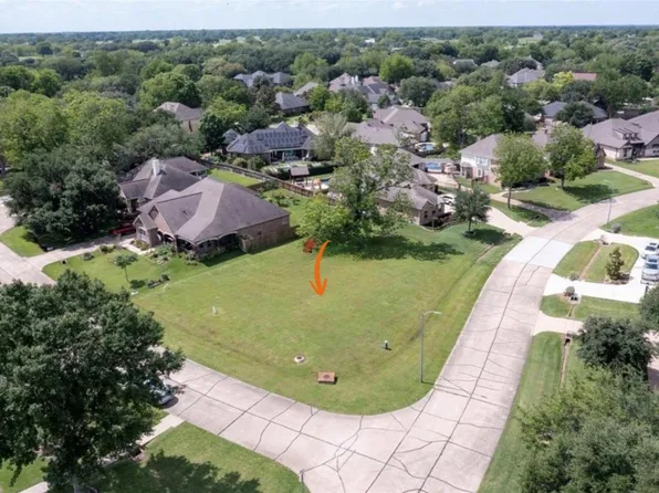 33202 Woodton Ct, Weston Lakes, TX 77441