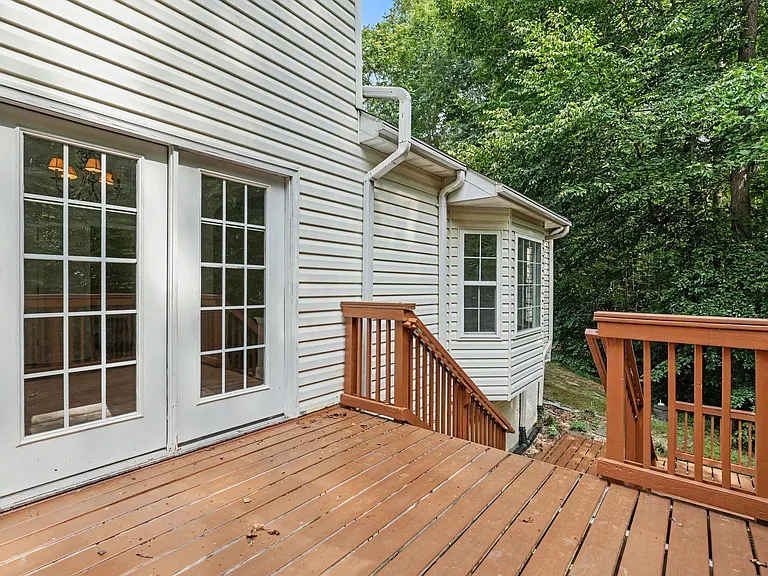 24 Crestwood Ln — Photo 14