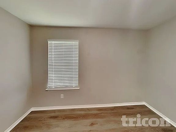 5th image of 639 Excelsior Dr #1