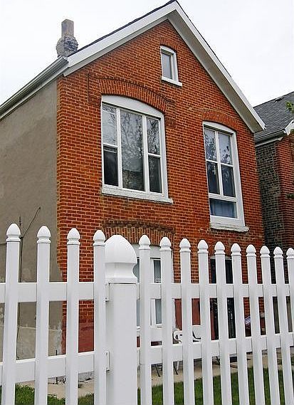 1st image of 1322 S Claremont Ave
