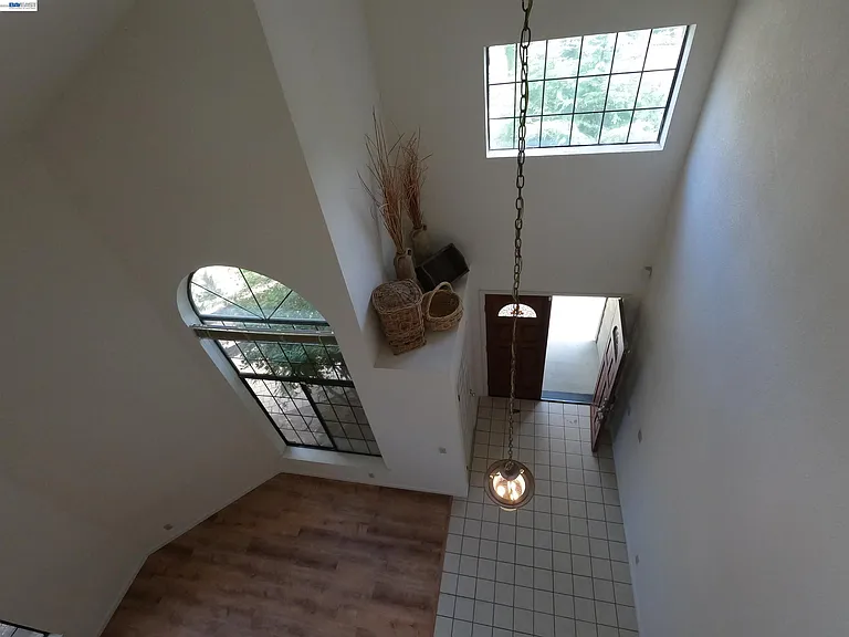 19179 Alpha Ct — Photo 8