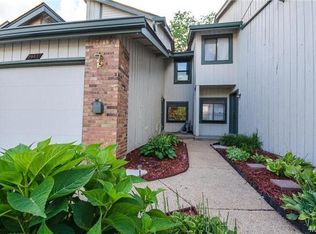 2047 Falling Brook Dr, Maryland Heights, MO 63043