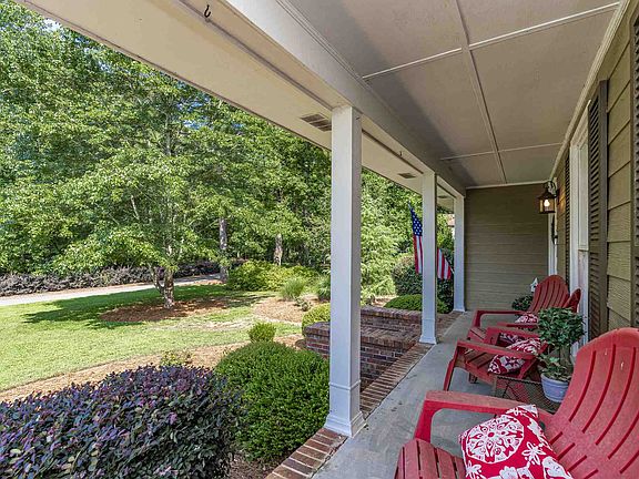 4th image of 120 Windsor Dr