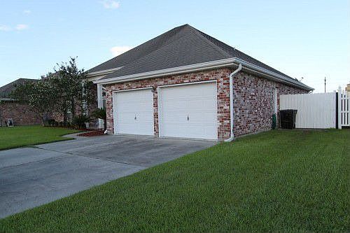 1st image of 333 Hawthorne Dr