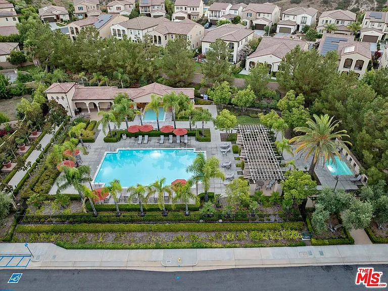11925 N Ricasoli Way — Photo 48