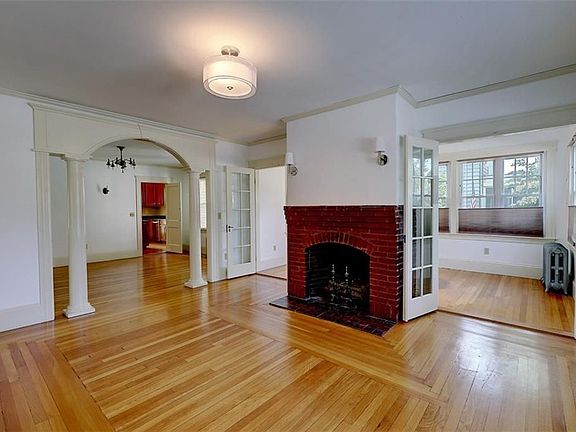 4th image of 188 Oak Hill Ave #1