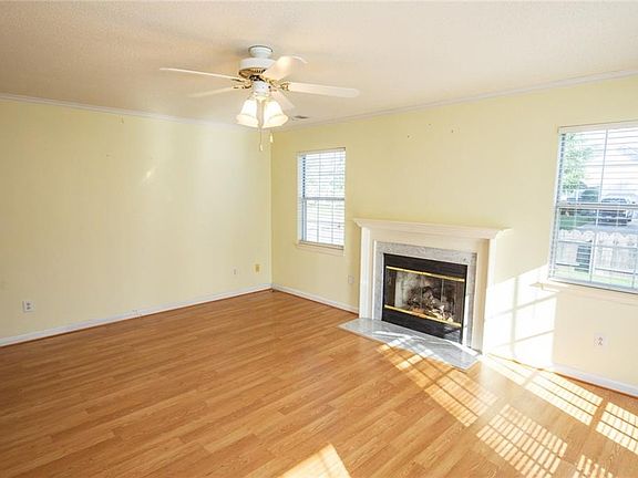 4th image of 3188 Amador Dr