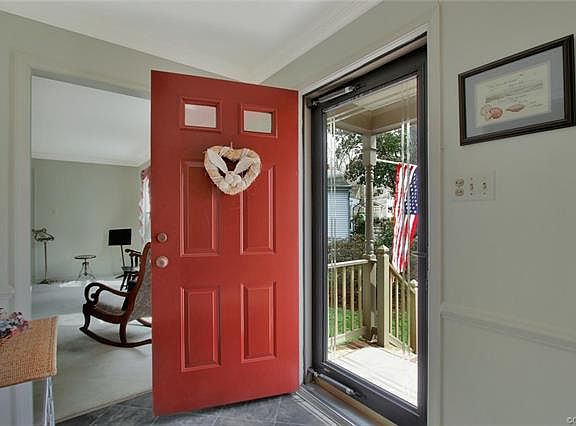 2nd image of 901 Yucca Ln