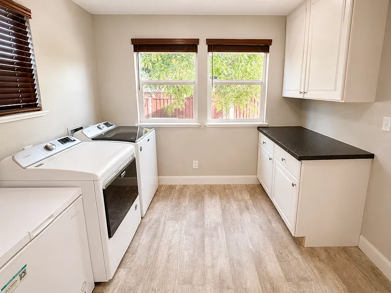 2721 San Jose Way — Photo 6