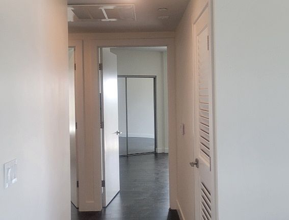 4th image of 5728 Camellia Ave #203