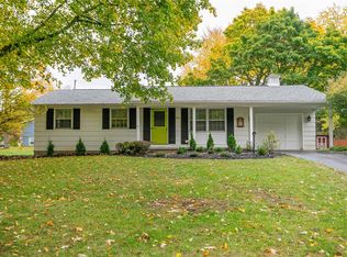 43 Bright Oaks Dr, Rochester, NY 14624