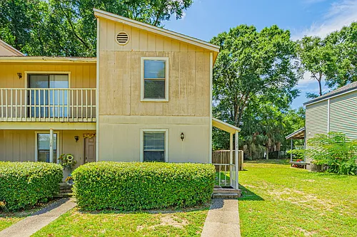 126 Hampton Dr Photo 1
