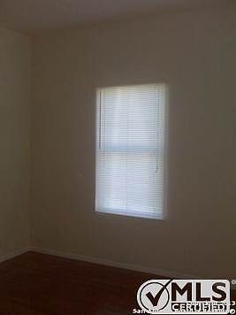 5th image of 301 Baker Ave