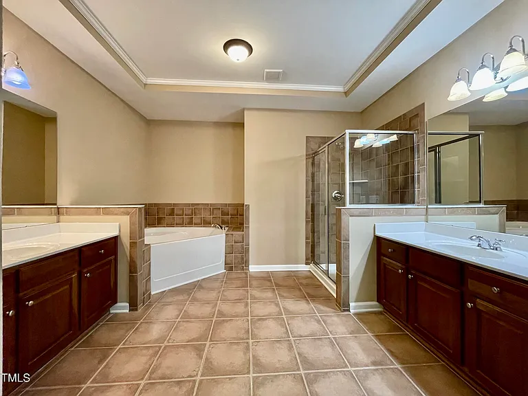 414 Weatherbrook Way — Photo 26