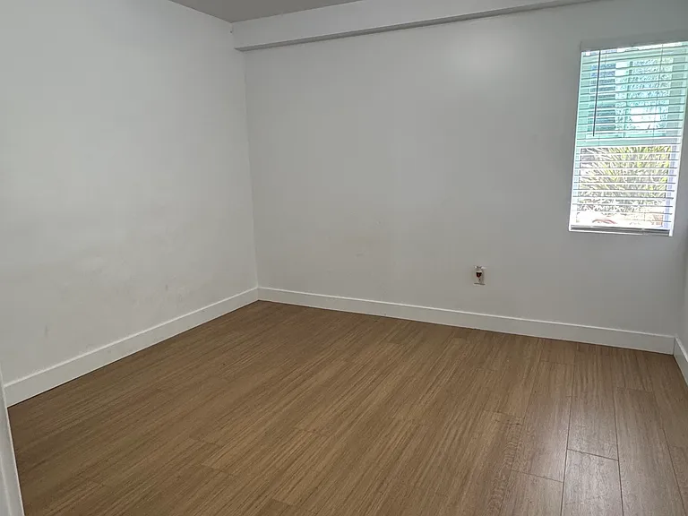 2097 Valley View Blvd #B-1/2 — Photo 17