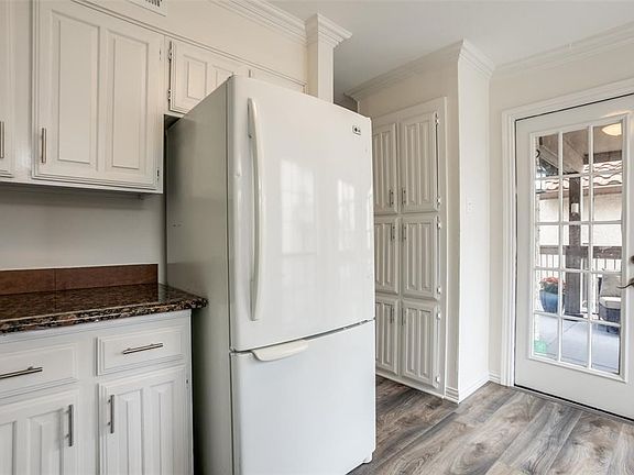 5th image of 336 Melrose Dr APT 22D