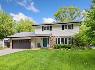 6604 Londonderry Dr, Edina, MN 55436