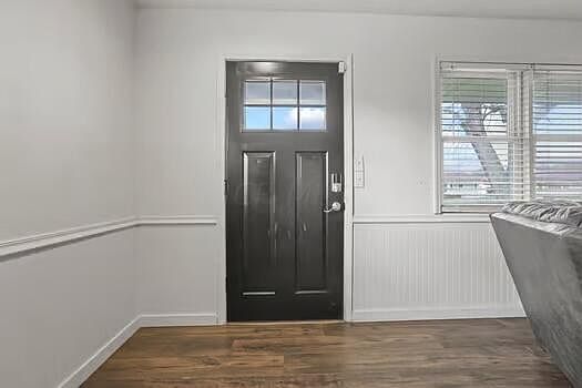 4th image of 1320 Huffer Ave