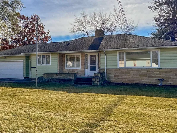 315 1st St, Dumont, IA 50625