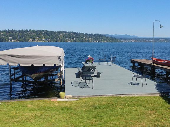 Host a dinner party, enjoy sunbathing, or take a swim! 